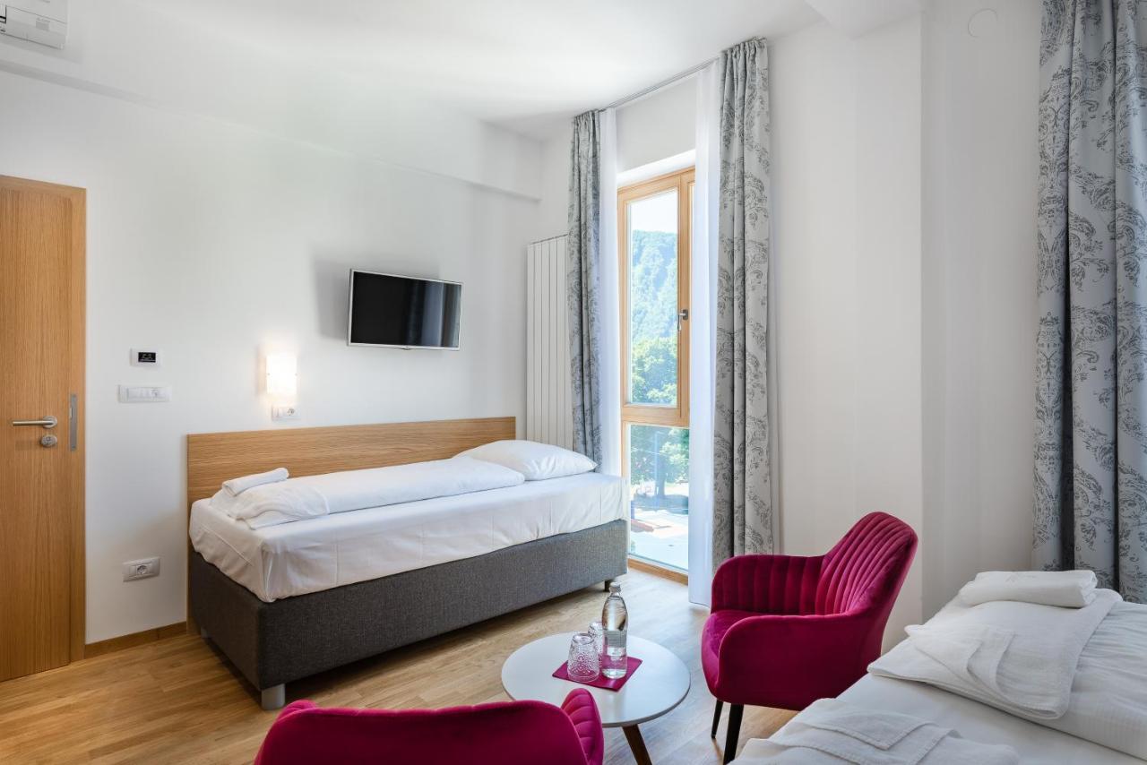Hotel Dvorec Tolmin Exterior foto
