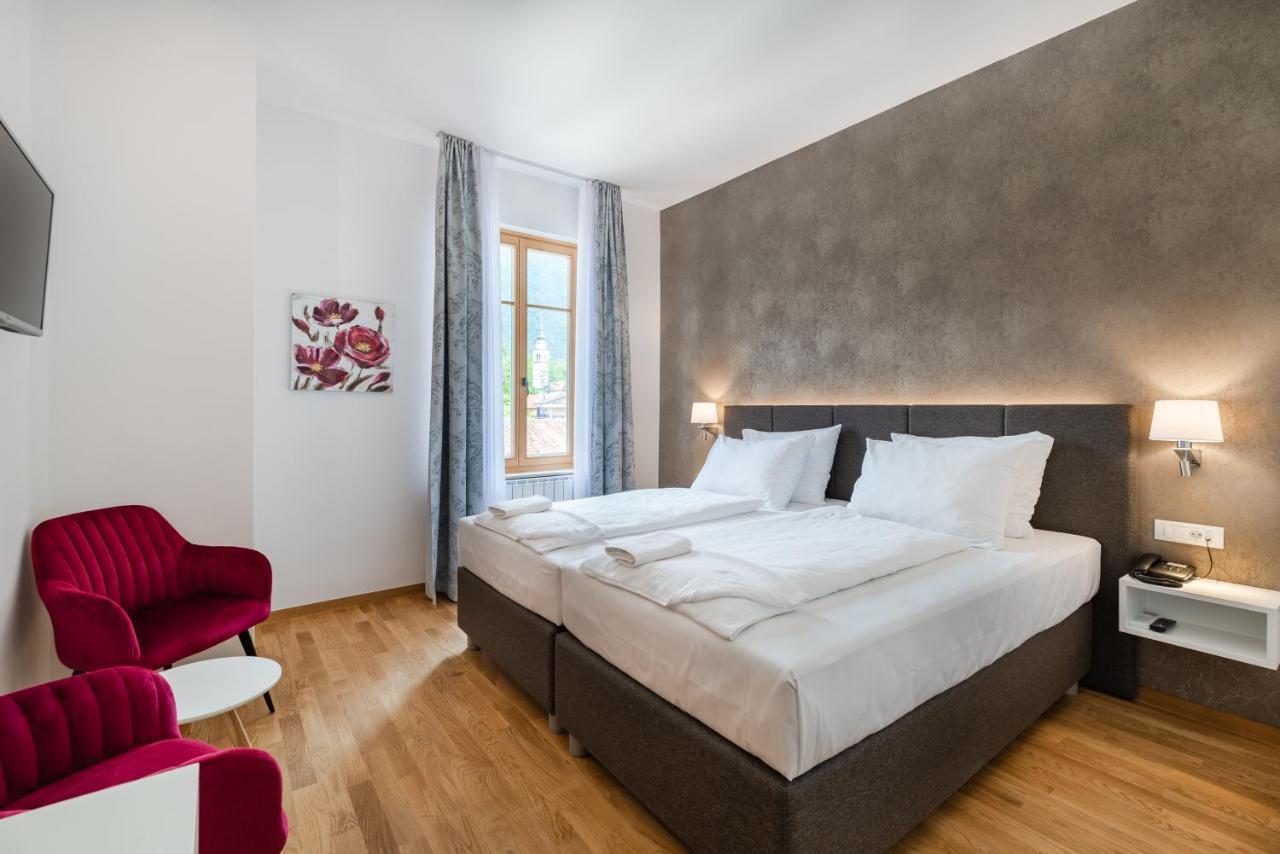 Hotel Dvorec Tolmin Exterior foto