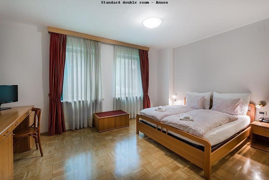 Hotel Dvorec Tolmin Exterior foto