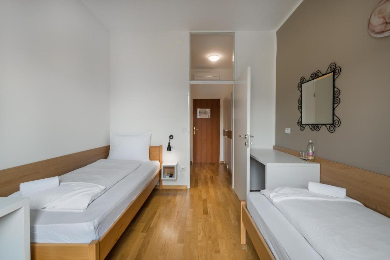 Hotel Dvorec Tolmin Exterior foto