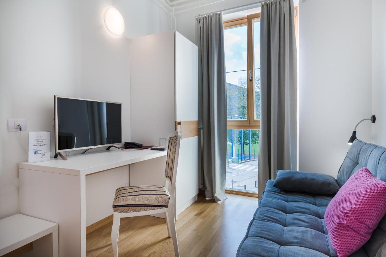 Hotel Dvorec Tolmin Exterior foto